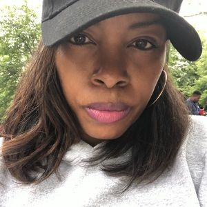 Meet your Posher, Nikkol